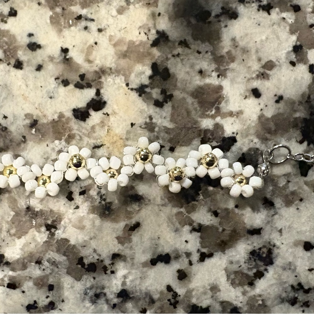 Floral White and Gold Bracelet